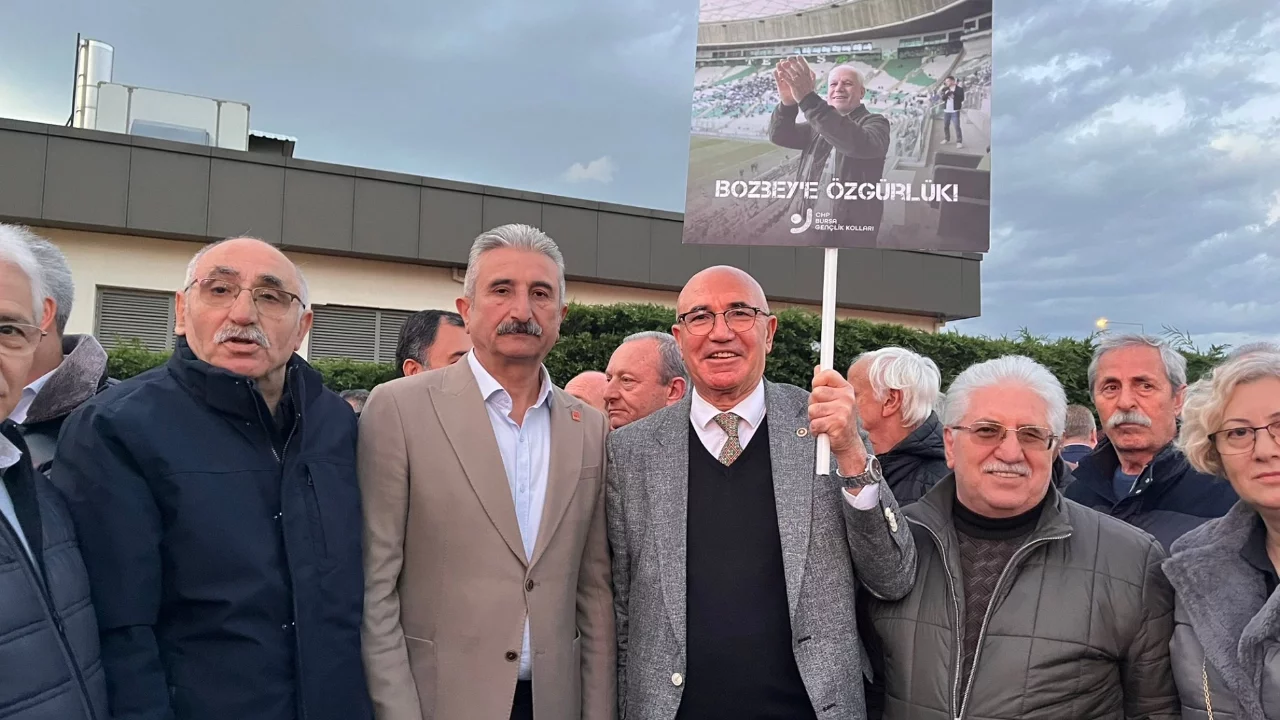 Bursa'da Bozbey protestoları devam ediyor! Mahmut Tanal: Bozbey'in cezaevinde ne işi var?
