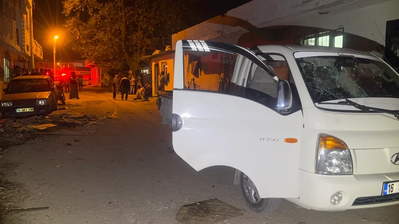 Bursa'da çıkan silahlı kavgada 14 yaşındaki çocuk vuruldu!