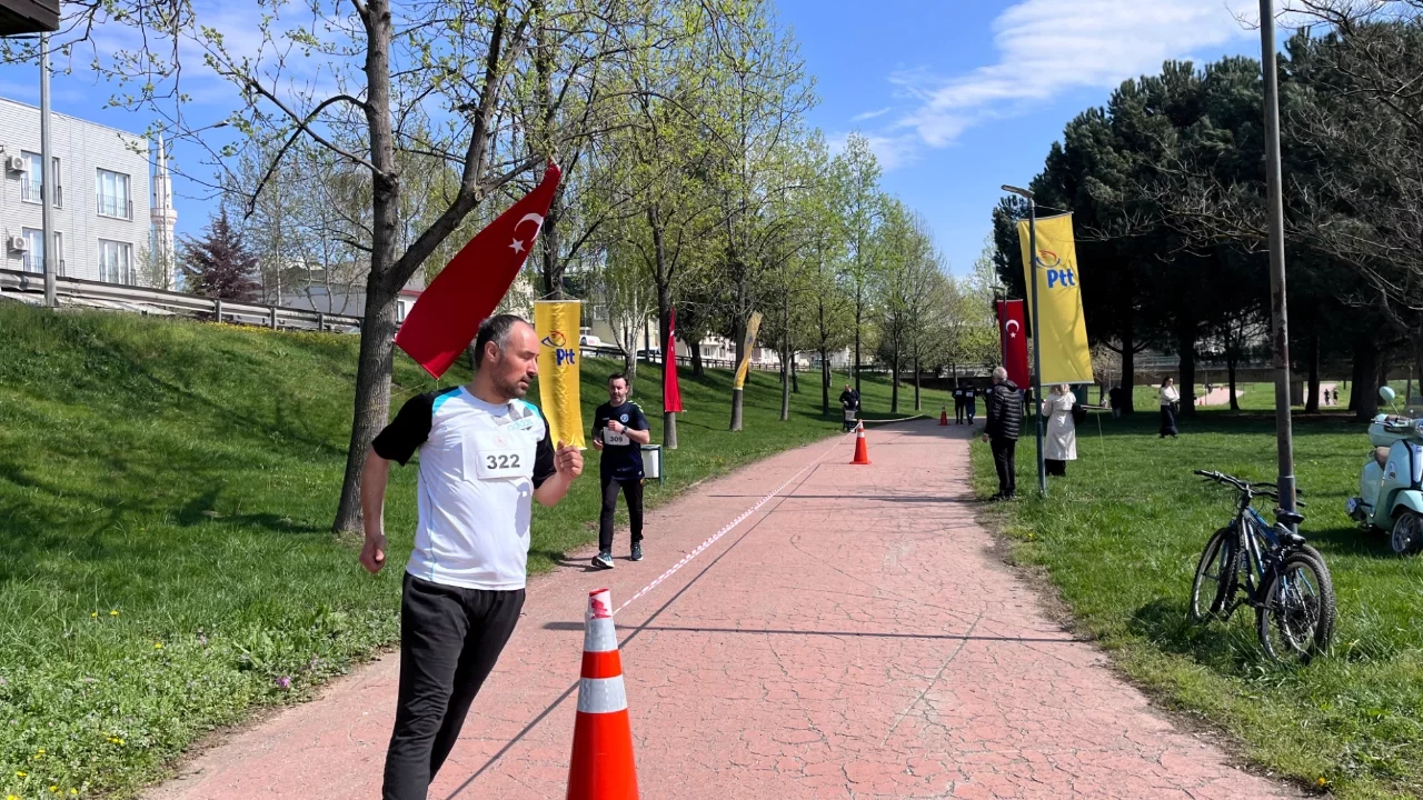 Bursa'da postacıların nefes kesen yarışı