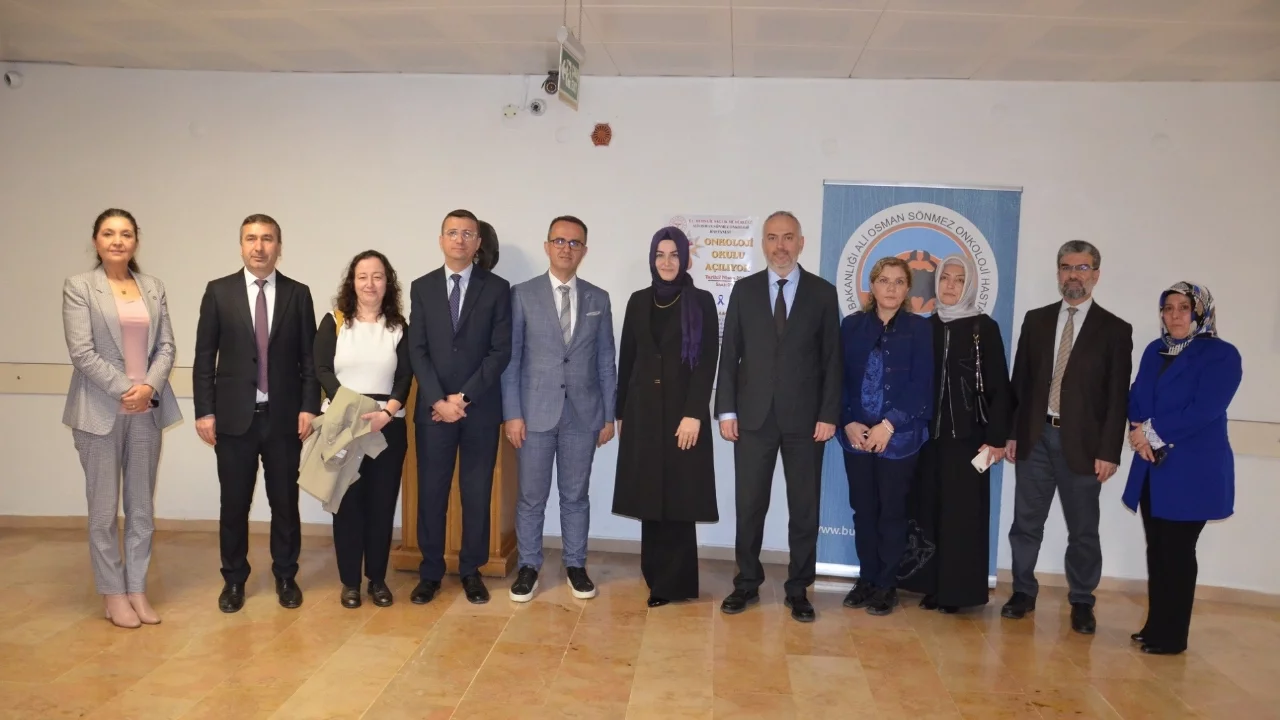 Bursa Ali Osman Sönmez Onkoloji Hastanesi'nde "Onkoloji Hasta Okulu" açıldı