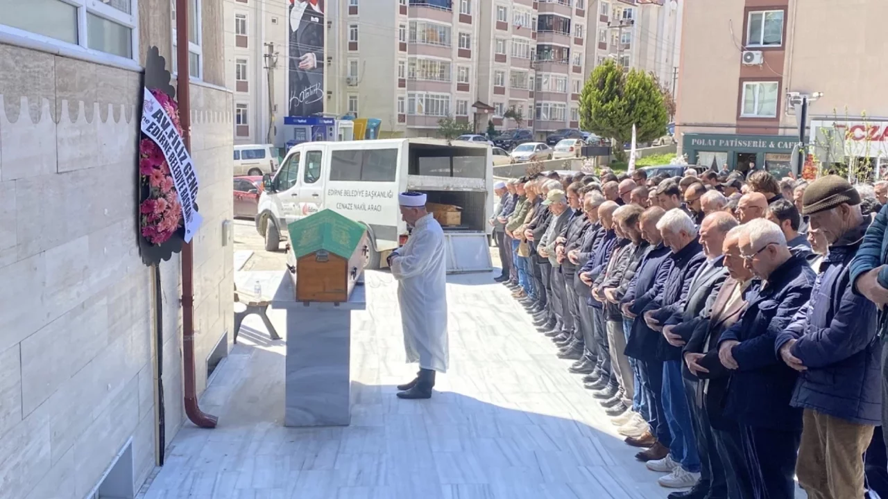 Balkondan düşen çocuk hayatını kaybetti