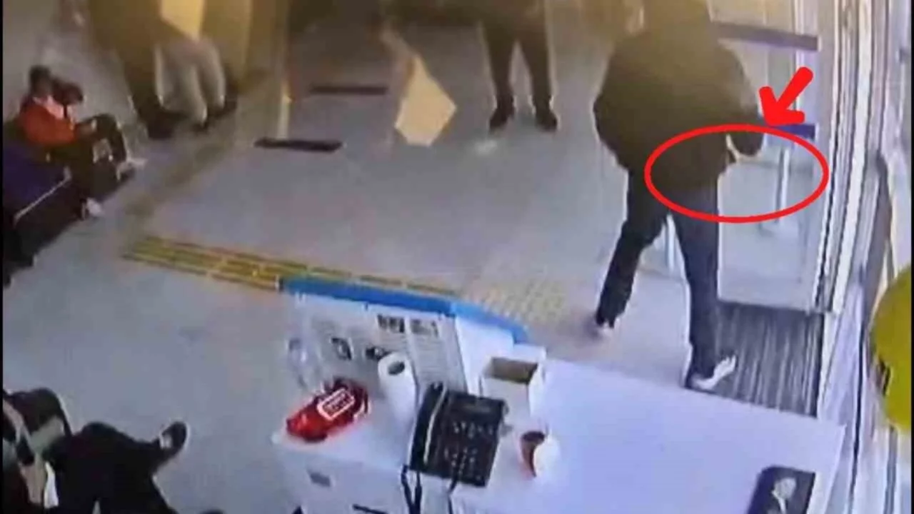 Banka şubesinde satırla gasp girişimi: Maskeli şahıs kısa sürede yakalandı