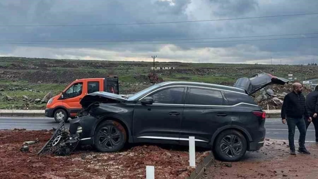 Şanlıurfa'da iki otomobil çarpıştı: 8 yaralı