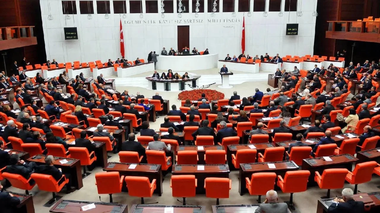 Genel Kurul'a gelmeyen vekilin ödeneği kesilecek