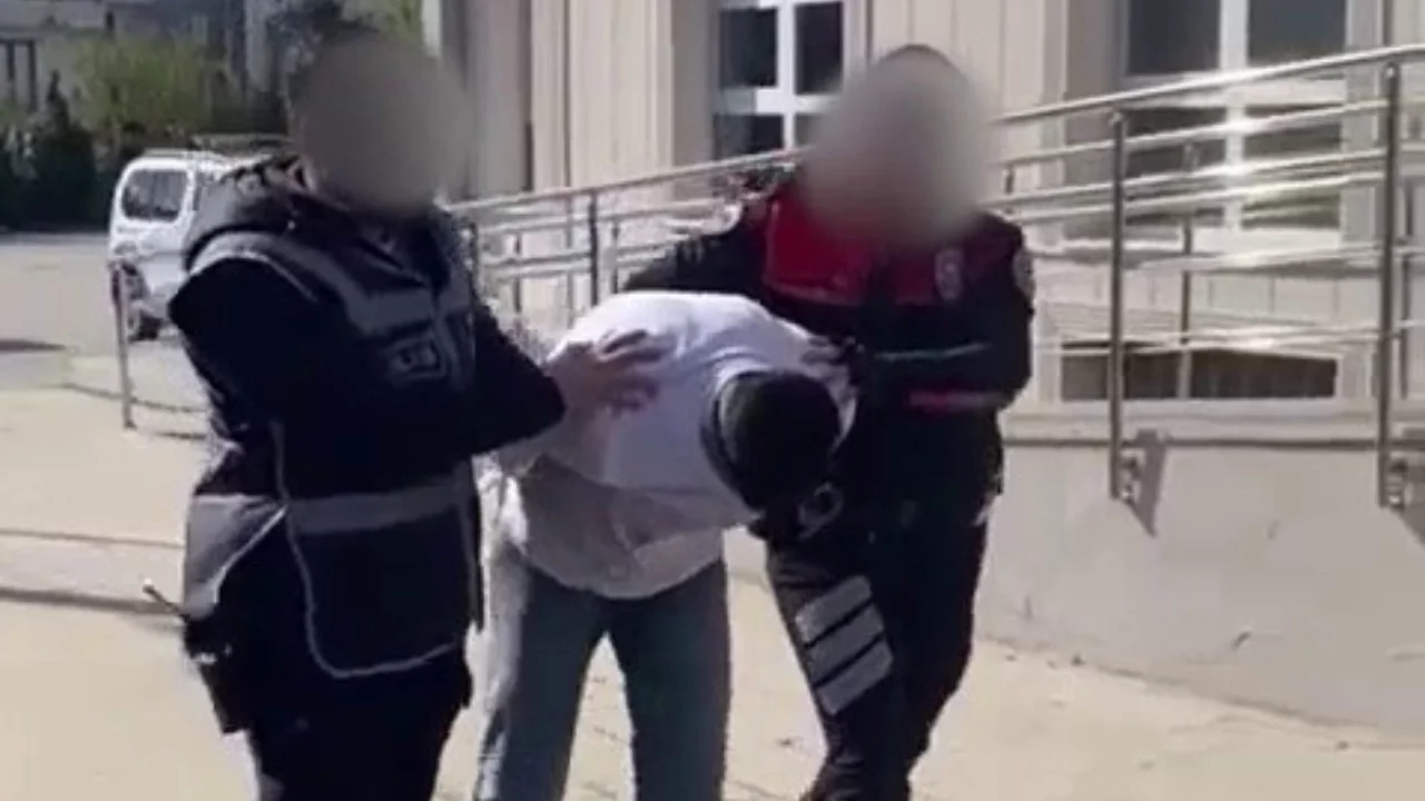 Bursa'da hapis cezasıyla aranan şahıs uyuşturucu ve silahla yakalandı