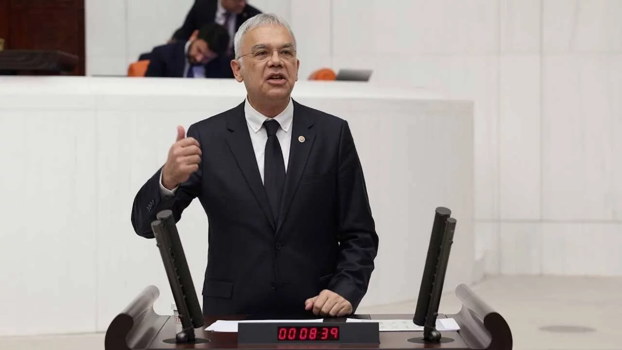 CHP Bursa Milletvekili Kayıhan Pala'dan Bursa Büyükşehir Belediye Başkanı Bozbey'in görevden uzaklaştırılmasına tepki