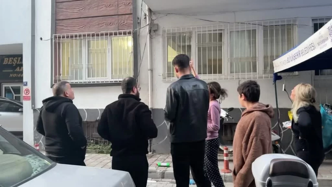 Cam silerken 5. kattan düşen kadın ağır yaralandı