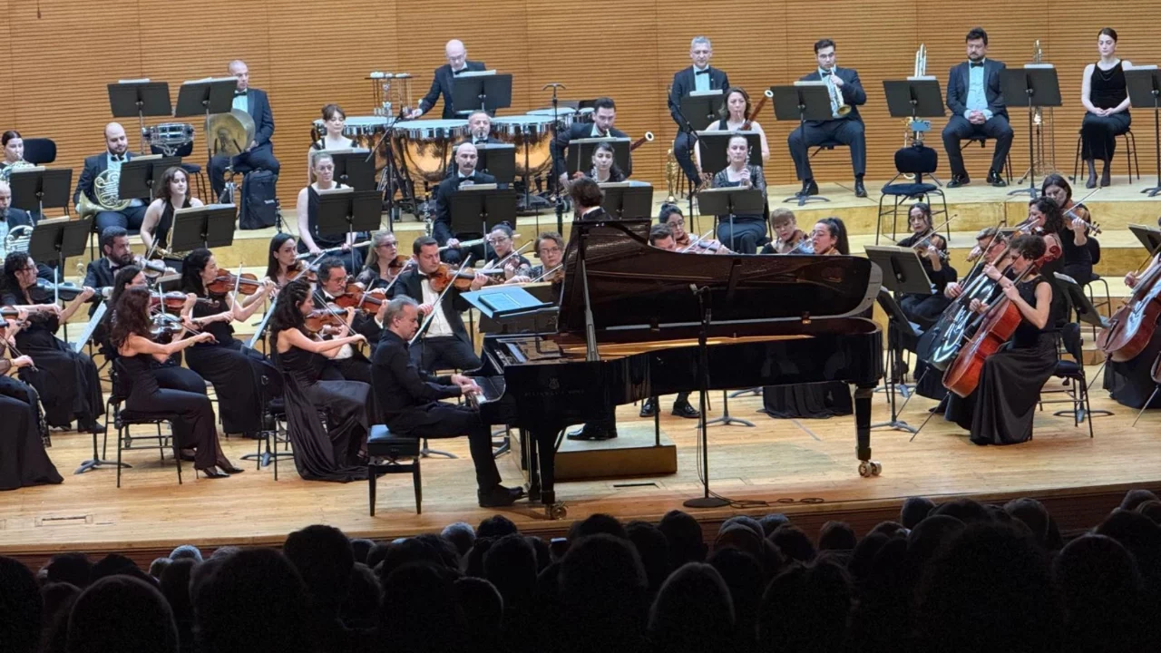 BBDSO, piyanist Alexei Volodin'i konuk etti