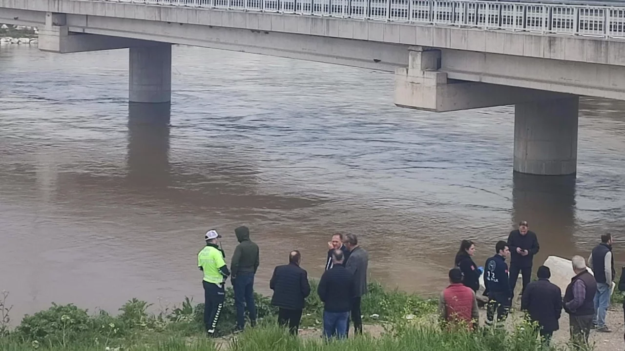 Bursa'da aracıyla köprü altından geçmek isteyen yaşlı adamı dere yuttu