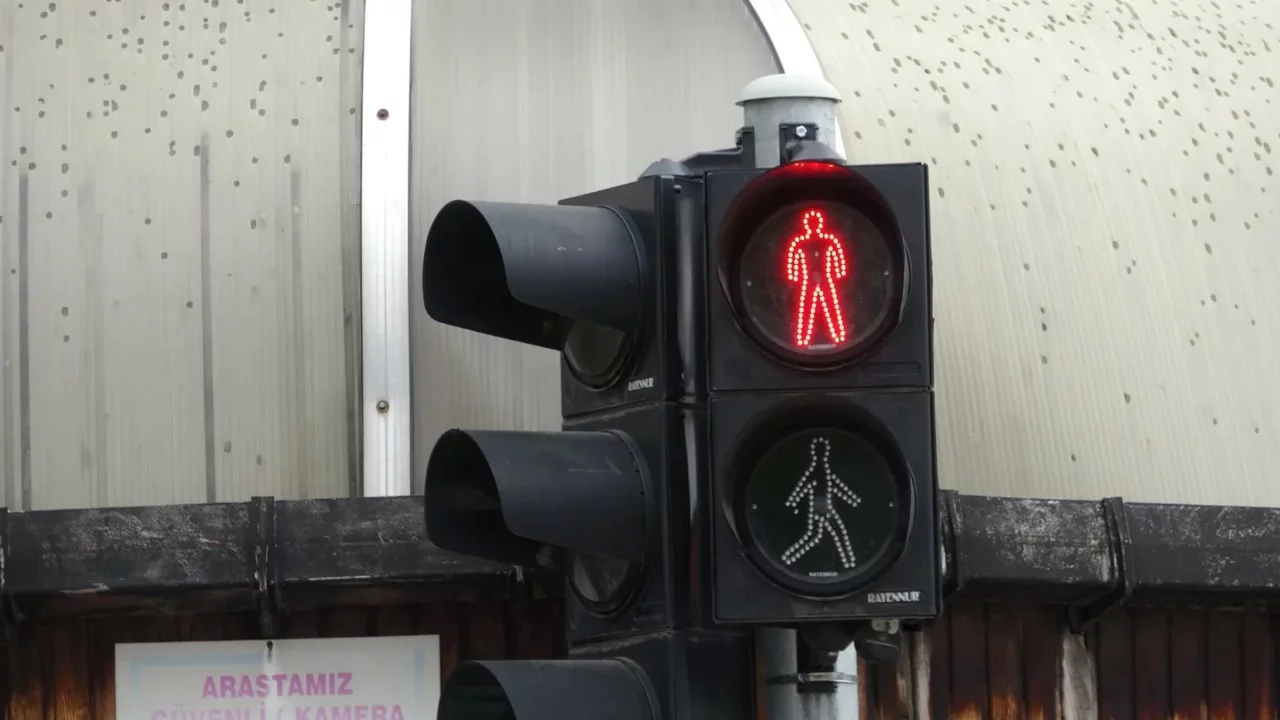O ilde kırmızı ışık ihlali rekoru: 43 günde 50 milyon ceza kesildi