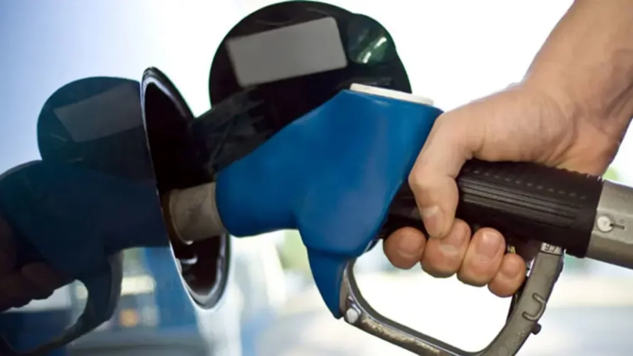 Akaryakıtta bugün indirim yarın da artış var