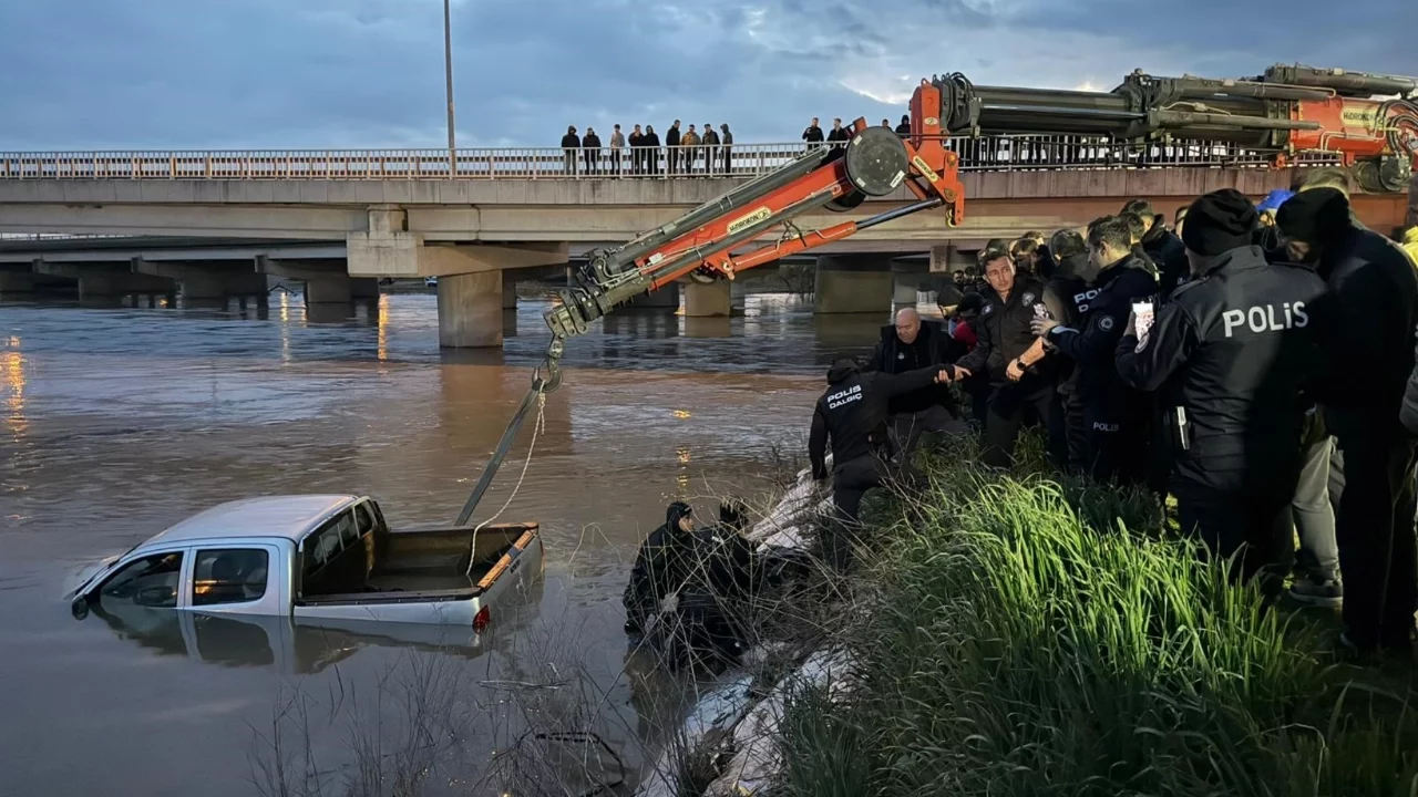Bursa'da akıntıya kapılan araçtan acı haber: Sürücünün cansız bedeni bulundu