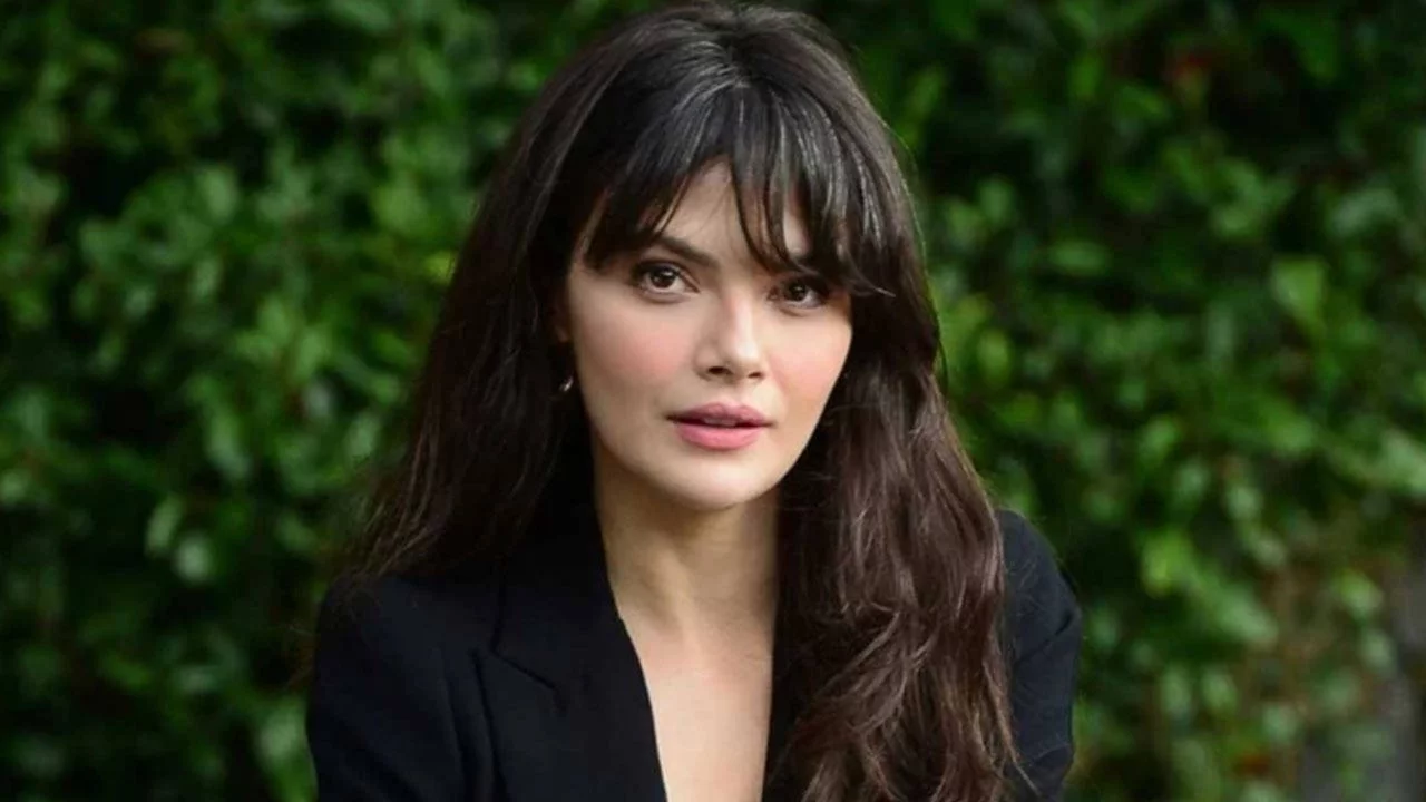 Oyuncu Sinem Ünsal yurt dışı çıkış yasağı ile serbest bırakıldı