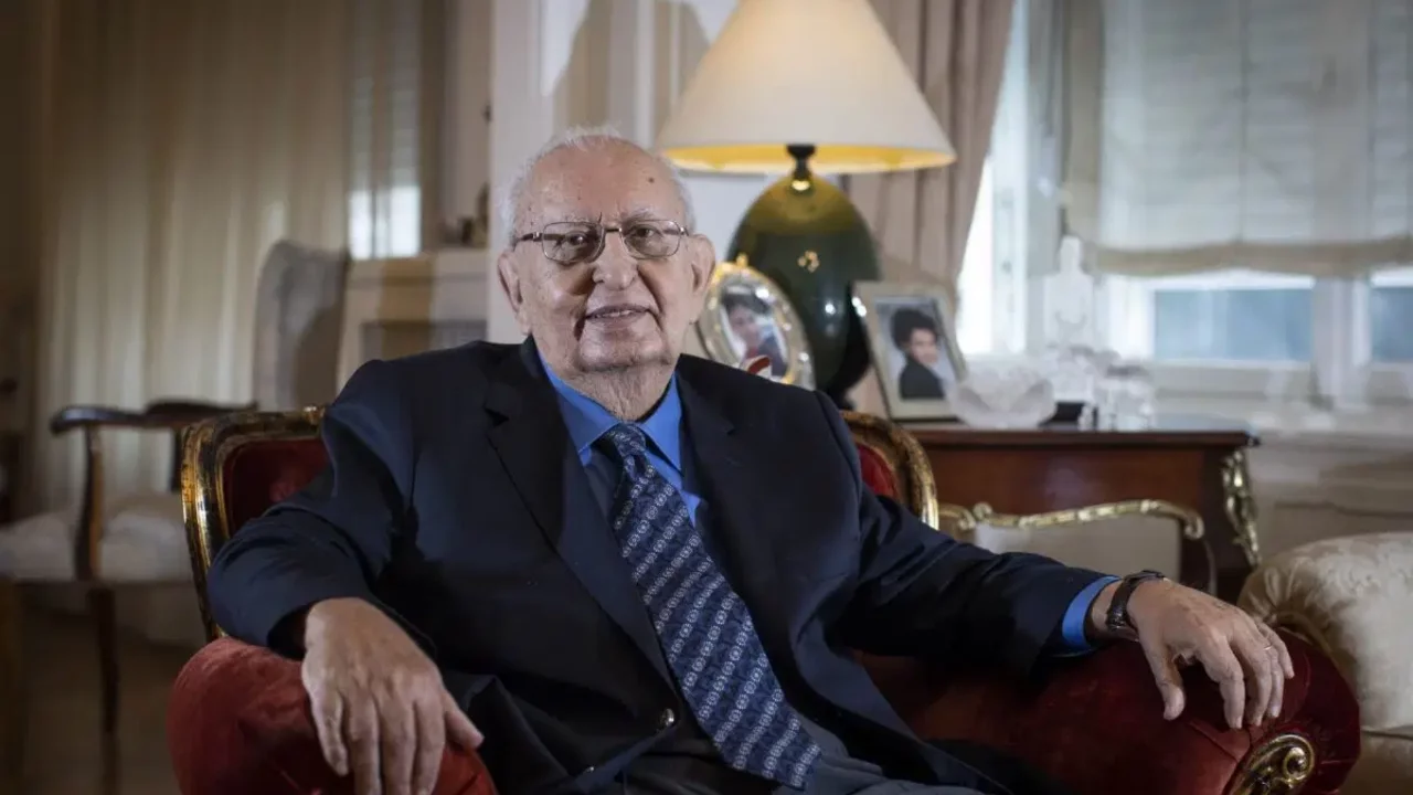 Hüsamettin Cindoruk hayatını kaybetti