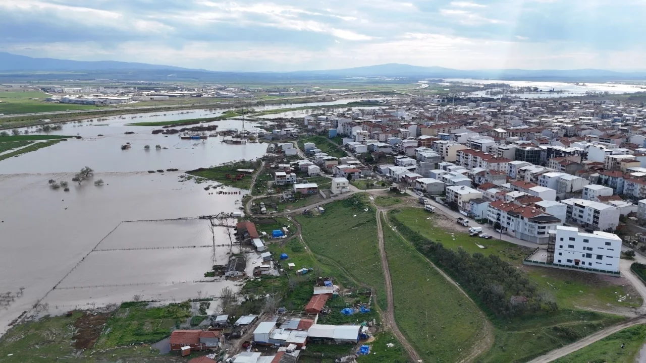 Bursa Karacabey Ovası sular altında kaldı
