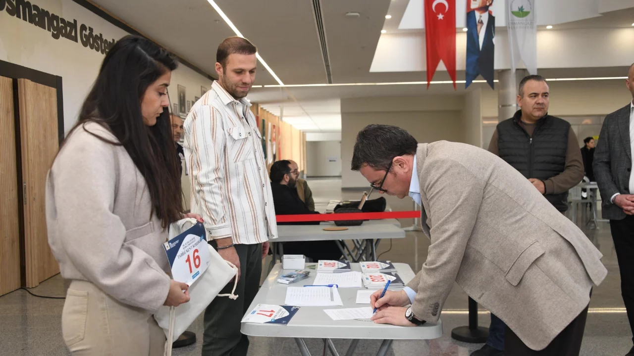 Uluslararası Osmangazi Tarihi Kent Koşusu'nda sporcular numaralarını aldı
