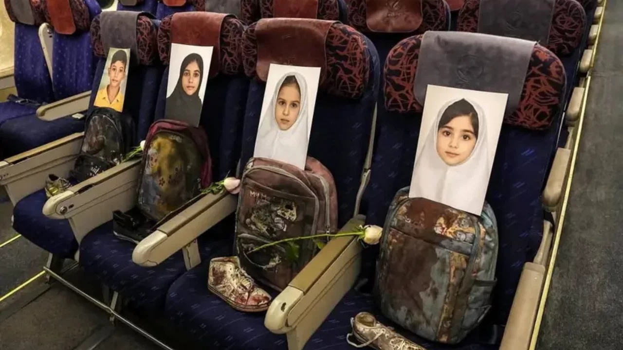İran heyeti ölen çocukları andı: "Bu uçuştaki yol arkadaşlarım"