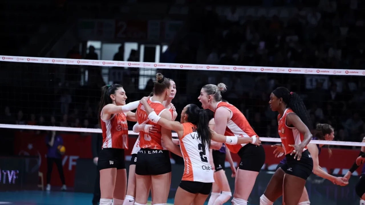 Eczacıbaşı Dynavit, Sultanlar Ligi'ni 3. sırada tamamladı