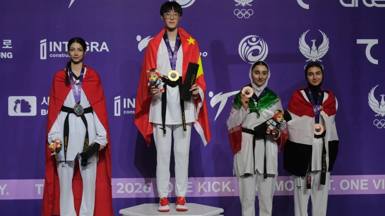 Milli taekwondocu Cansu Şeyhoğlu dünya ikincisi oldu