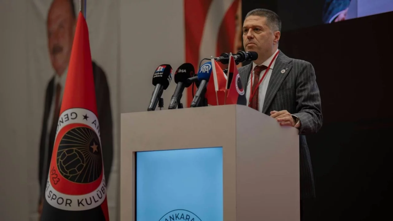 Arda Çakmak, Volkan Demirel hakkındaki iddialara yanıt verdi: Bir yere gideceği falan yok