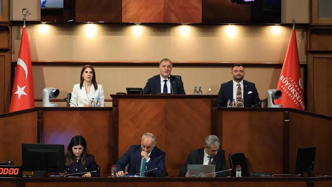 İBB Meclisi'nde 'mühürsüz oy' tartışması: İBB Başkanvekili Nuri Aslan seçimi iptal ettirdi!
