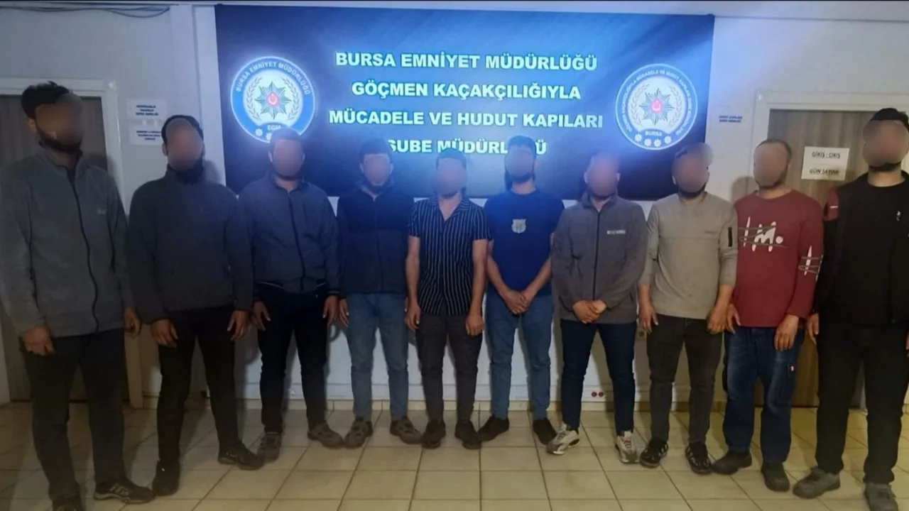 Bursa'da göçmen kaçakçılarına darbe