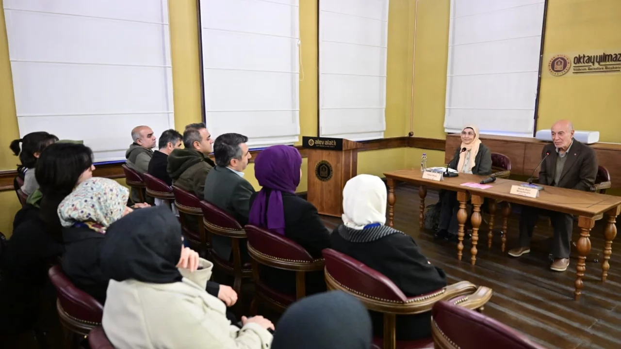 Yıldırım Belediyesi'nin konuğu gazeteci, yazar ve mimar Cihan Aktaş oldu