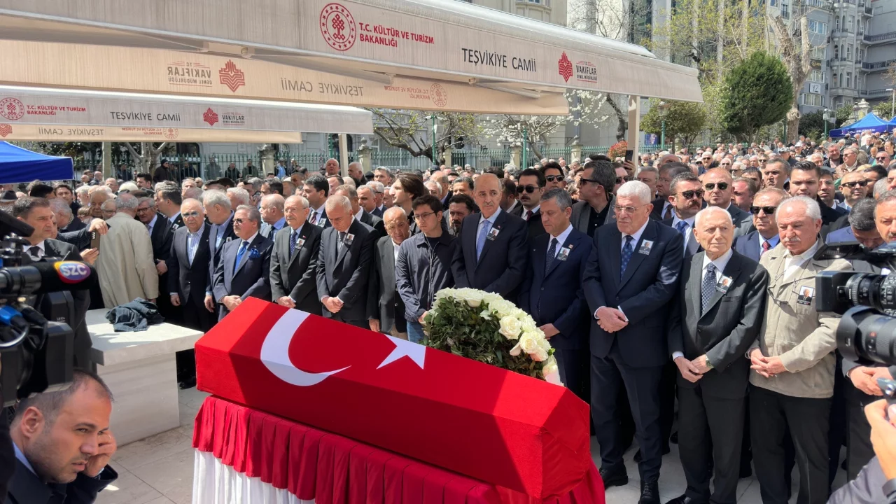 TBMM Eski Başkanı Hüsamettin Cindoruk son yolculuğuna uğurlandı