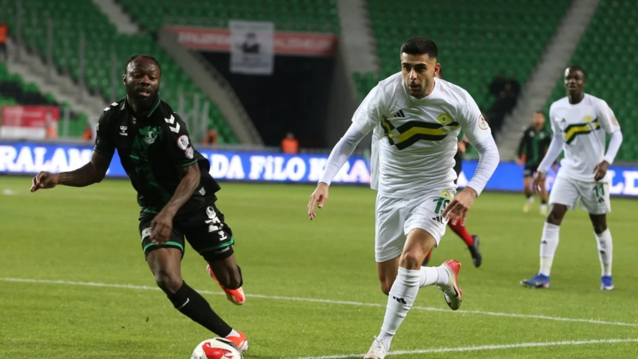 Esenler Erokspor'a yenilen Sakaryaspor, 2. Lig'e düştü