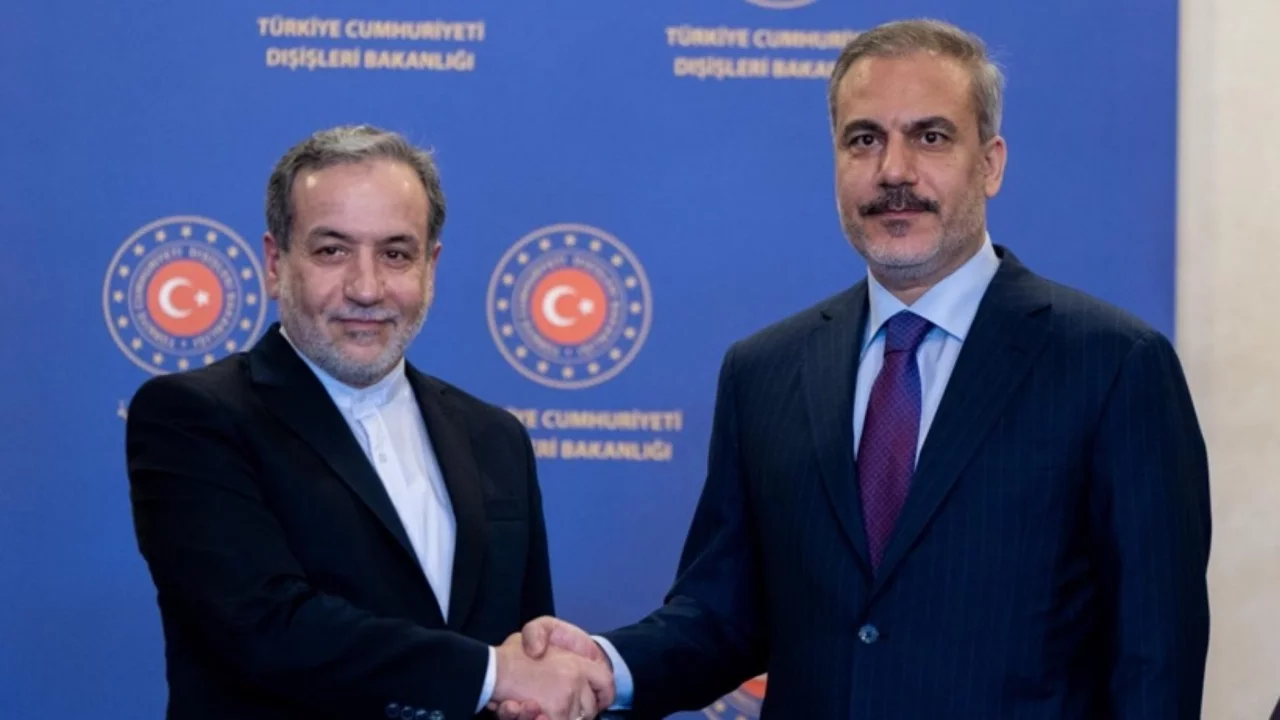 Dışişleri Bakanı Fidan, İranlı mevkidaşı Arakçi'yle görüştü