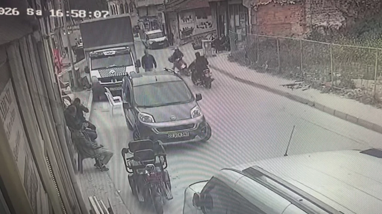 Edirne'de iki motosiklet çarpıştı: 1 yaralı