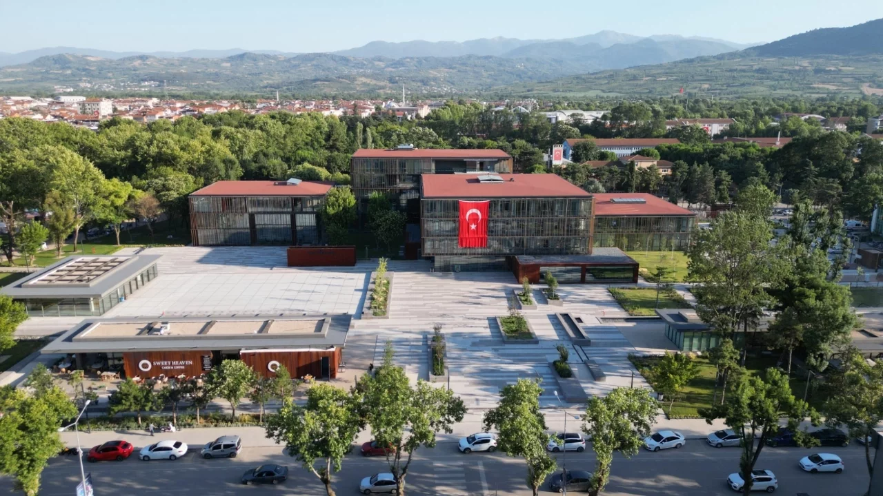 İnegöl Belediyesi'nin mobil uygulaması "Senin Belediyen" hizmete girdi