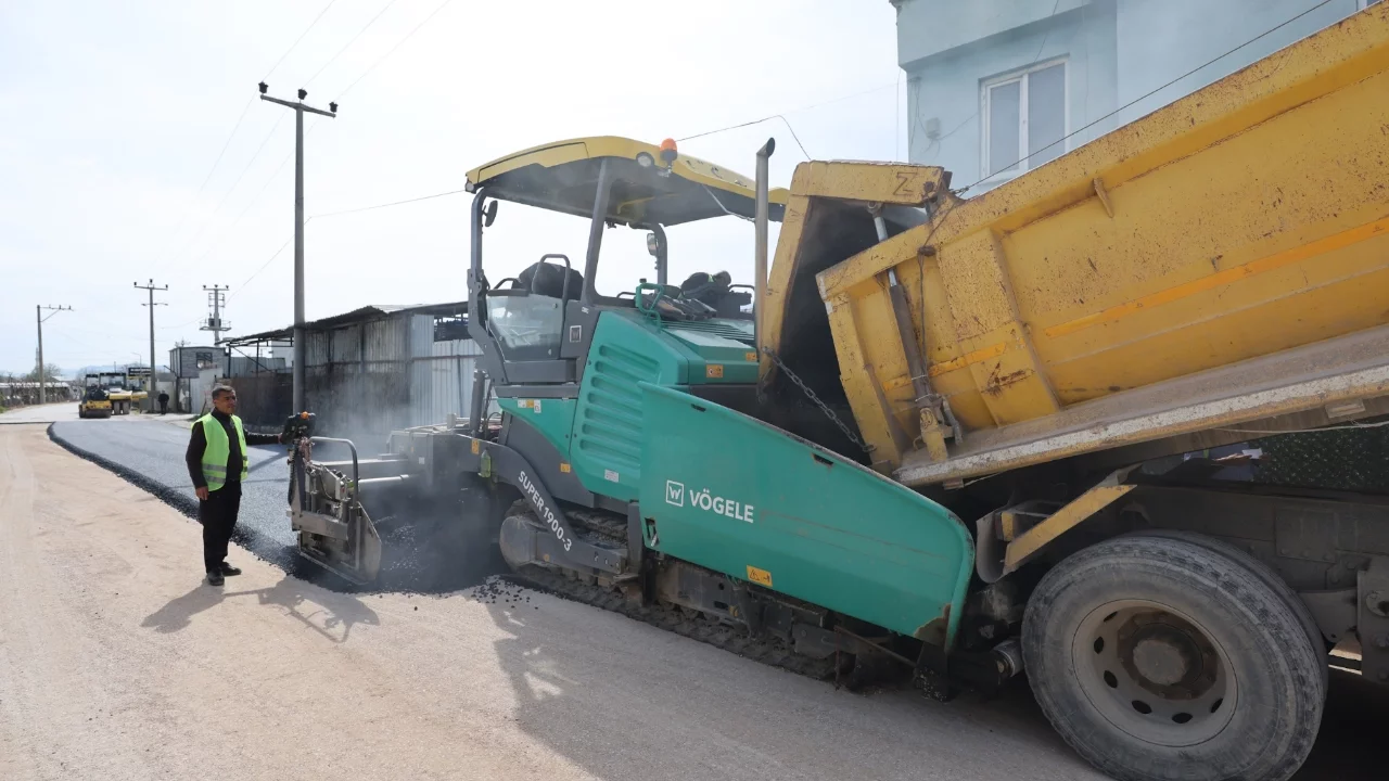 Bursa Büyükşehir Belediyesi, Gürsu'daki yol yapım ve asfalt işlemlerine devam ediyor
