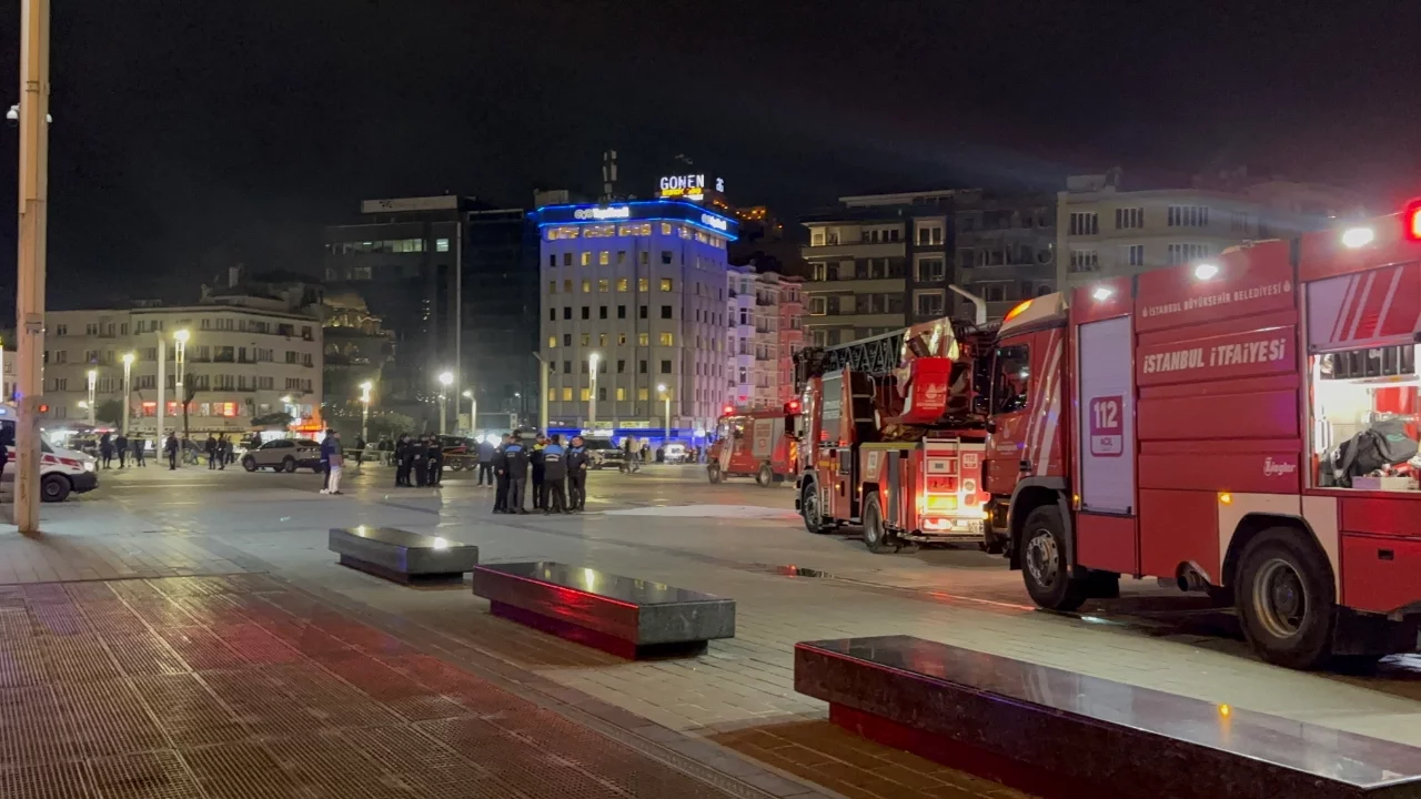 Taksim Metro İstasyonu'nda asansörde yangın paniği