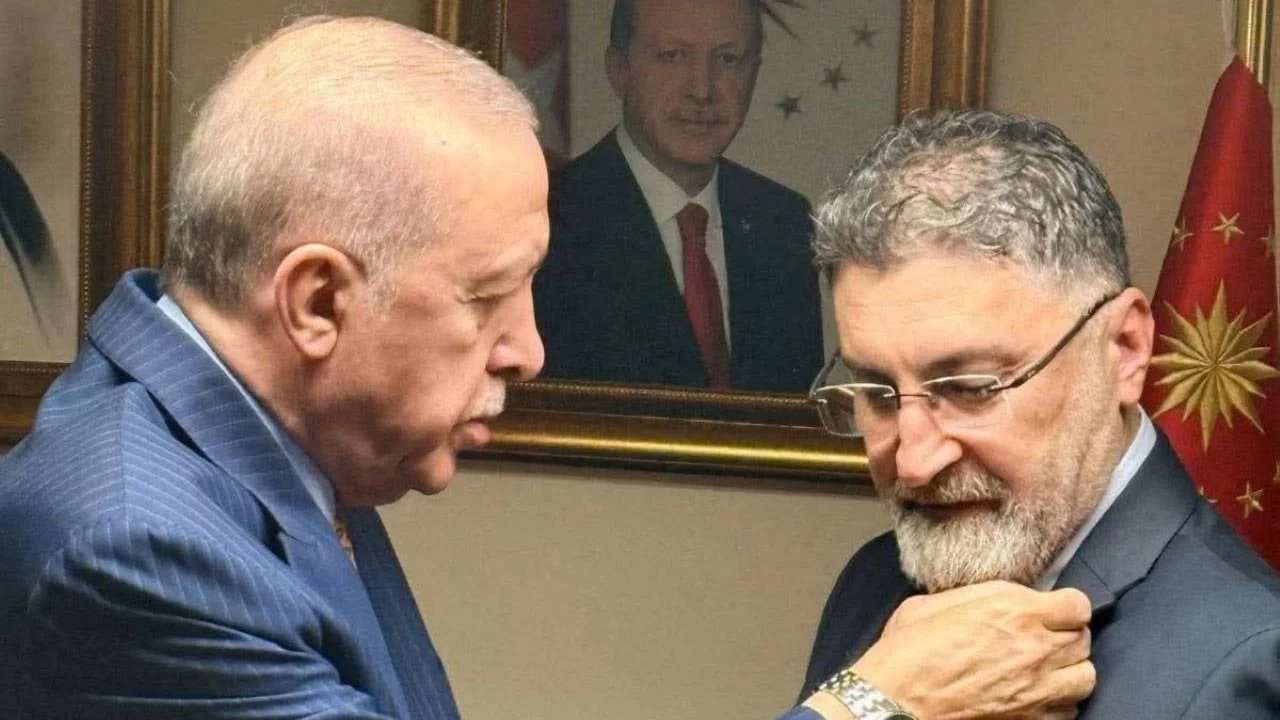 CHP'den istifa eden belediye başkanı AK Parti'ye katıldı