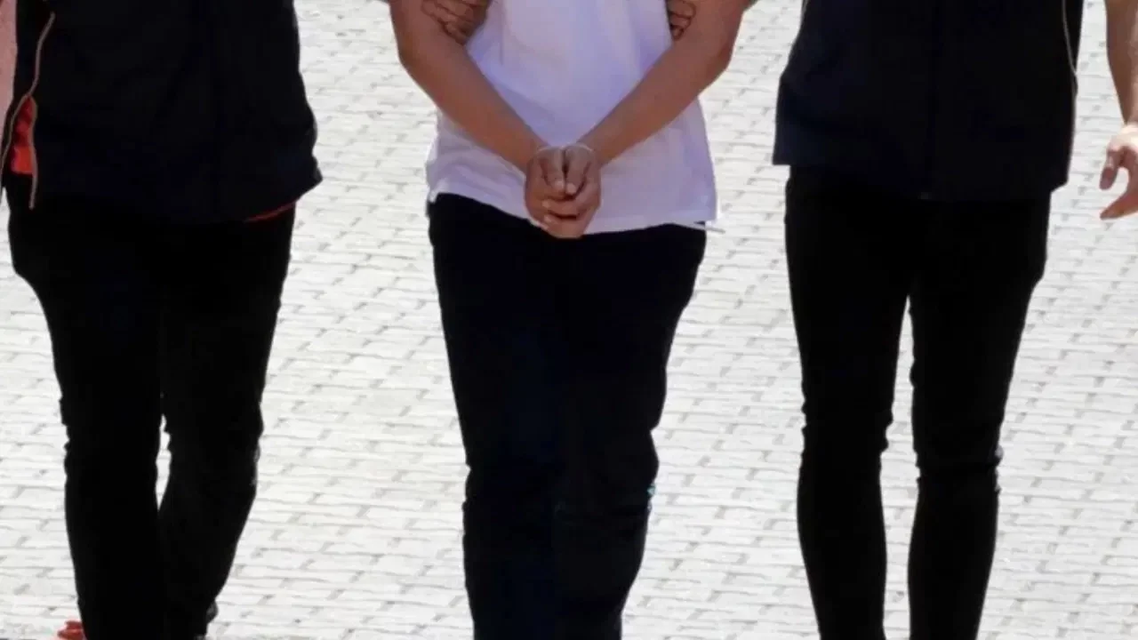 Sivas'ta okul saldırısı paylaşımı yapan öğrenciye gözaltı