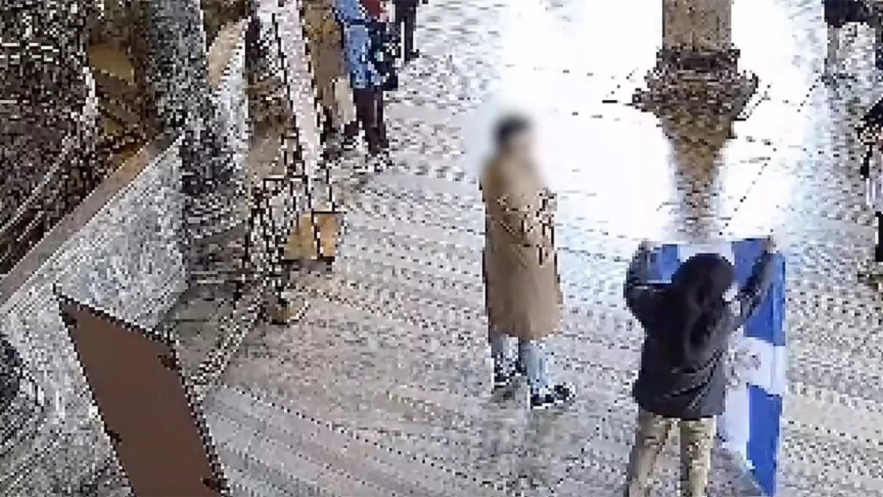 Ayasofya'da Bizans bayrağıyla provokasyon: 2 şüpheli tutuklandı