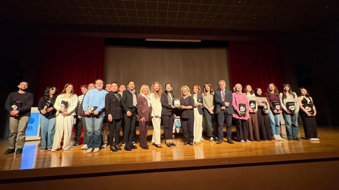 Bursa'da 15 başarılı öğrenciye steteskop hediyesi