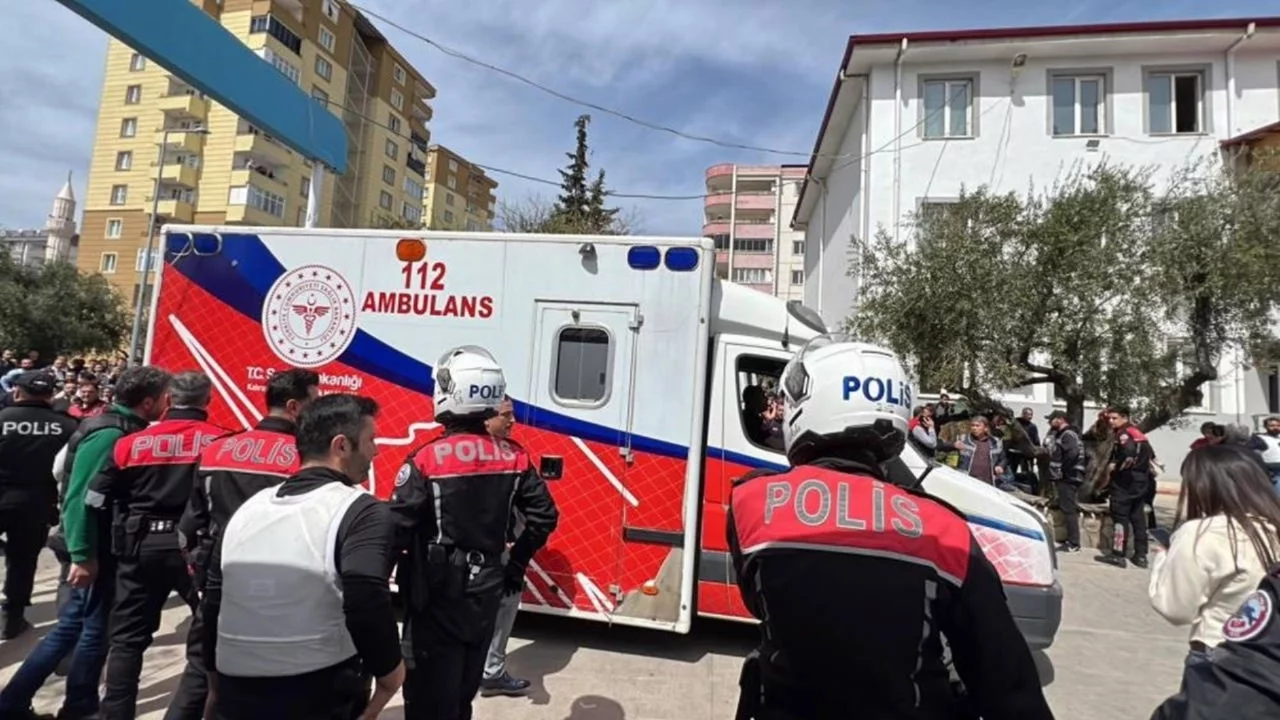 Okul saldırısına ilişkin 'yayın yasağını delen' 2 kişi gözaltına alındı