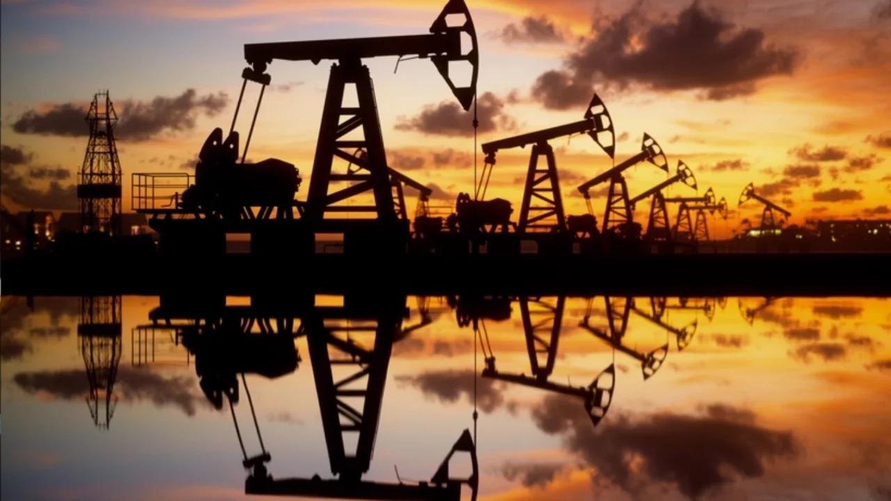 Suriye, Irak'tan gelen akaryakıtın sevkiyatına başladığını duyurdu