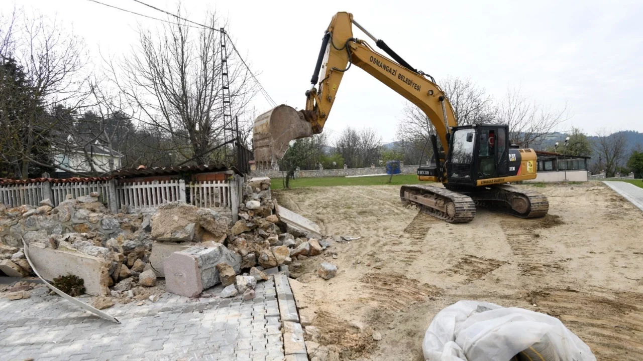 Osmangazi'de sit alanındaki kaçak yapıya müdahale