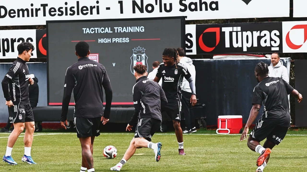 Beşiktaş kondisyon ve taktik çalıştı