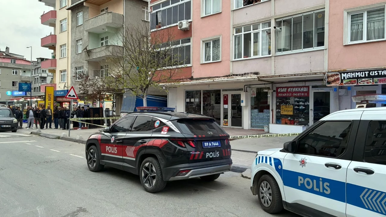 Balkondan pompalı tüfekle husumetlisini vurdu: 1 ağır yaralı