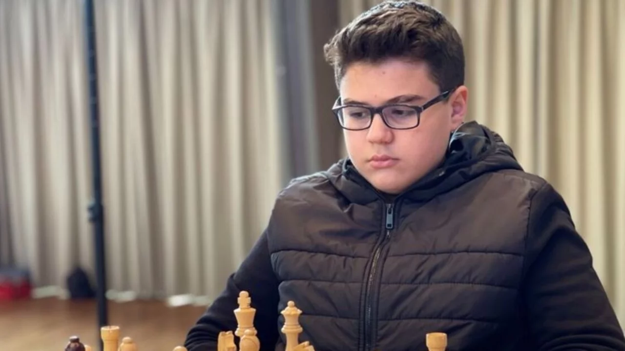 Milli sporcu Büyükusta Yağız Kaan Erdoğmuş satrançta tarihe geçti