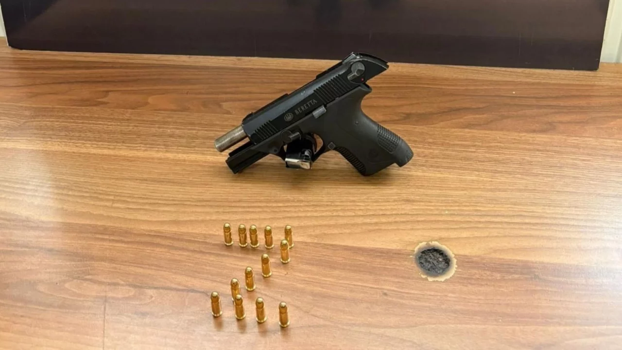 Seyir halindeki araçtan ateş açıldı: Okula mermiler isabet etti