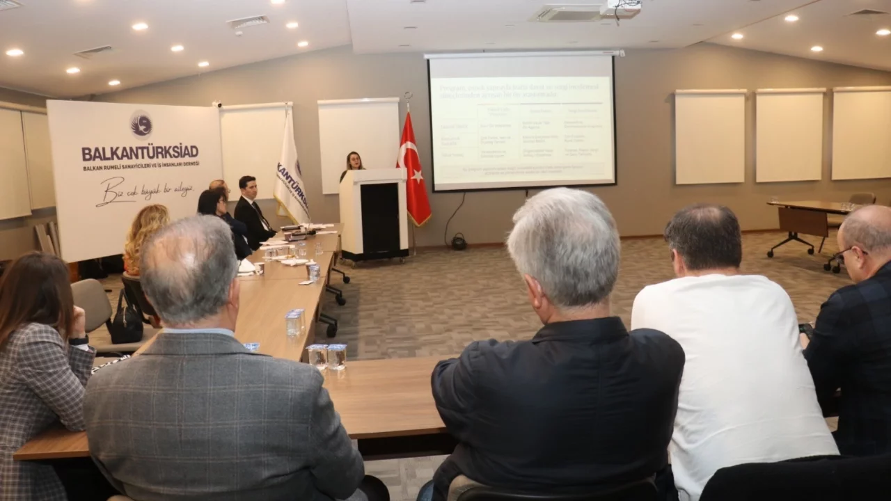 BALKANTÜRKSİAD'da 'Vergi Gözetimi ve Uyum Programı' semineri