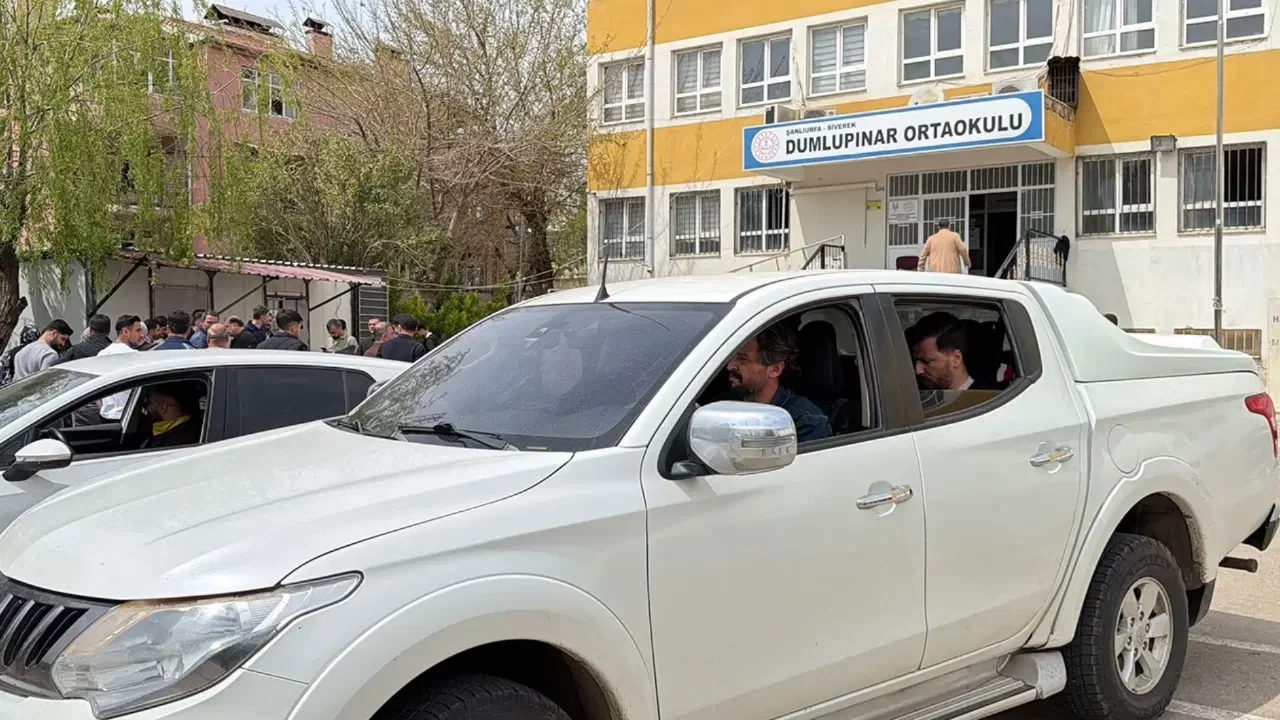 Valilik açıkladı: Şanlıurfa'da müdür yardımcısına bıçaklı saldırı!