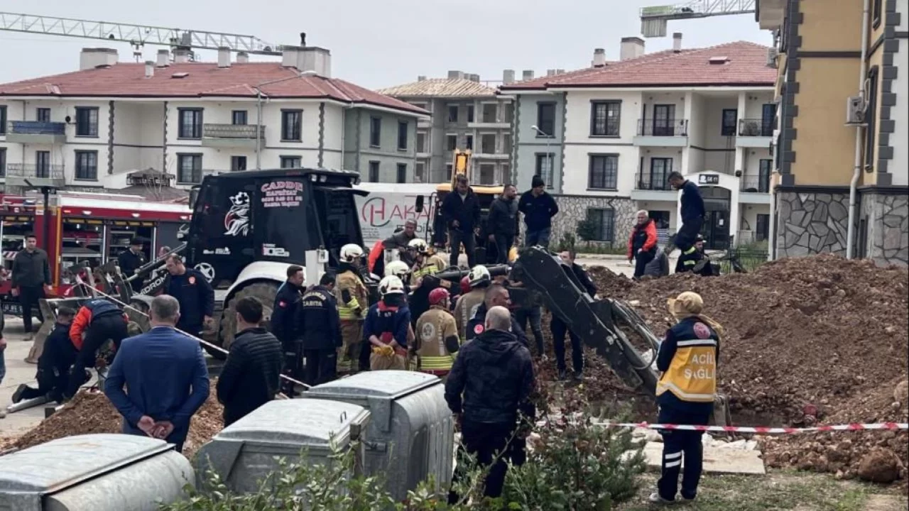 Manisa'da göçük altında kalan işçi öldü