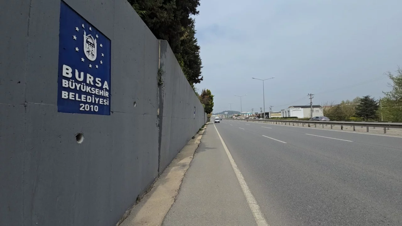 Mudanya-Bursa yolunda alarm! İstinat duvarı çökme noktasında