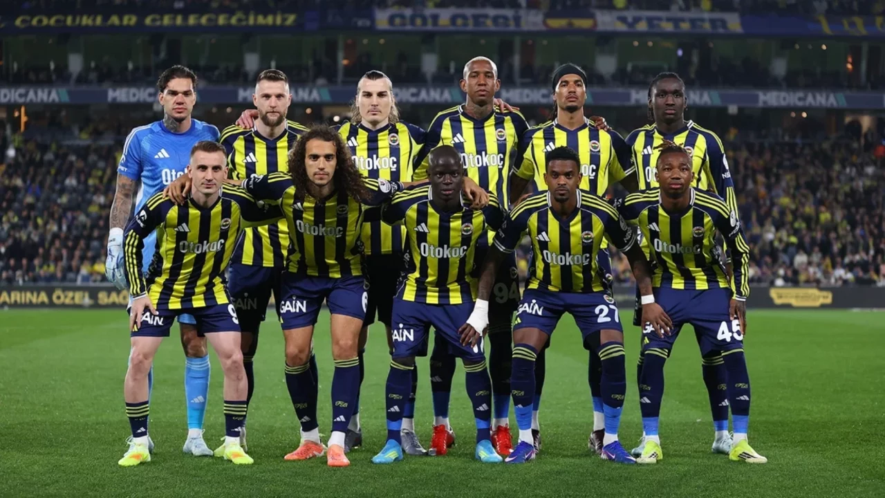 Fenerbahçe Teknik Direktörü Domenico Tedesco'dan kadroda tek değişiklik